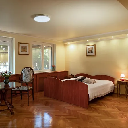 Frank Vendeghaz Veszpramvarsany